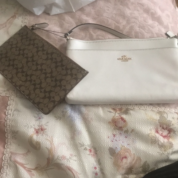 Coach cream mini bag with detachable pouch used - Picture 2 of 13
